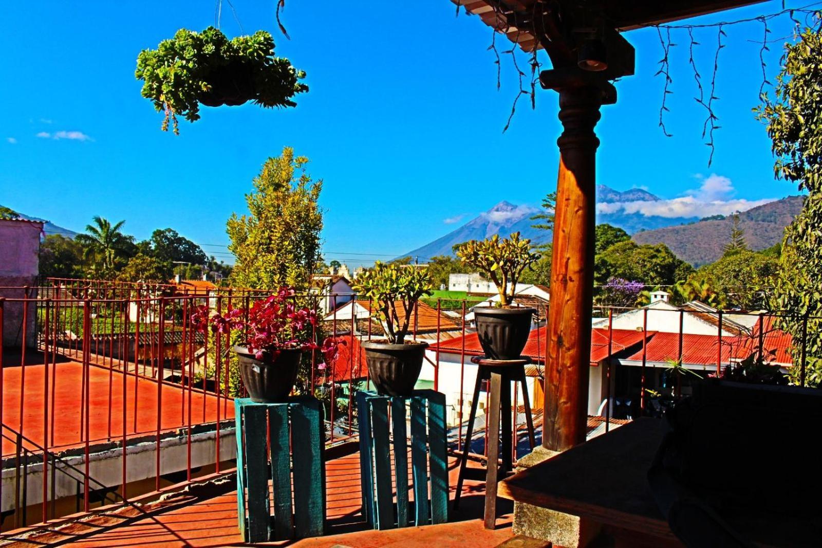 Hotel Rholyn Pura Vida !! 危地马拉安地瓜 外观 照片