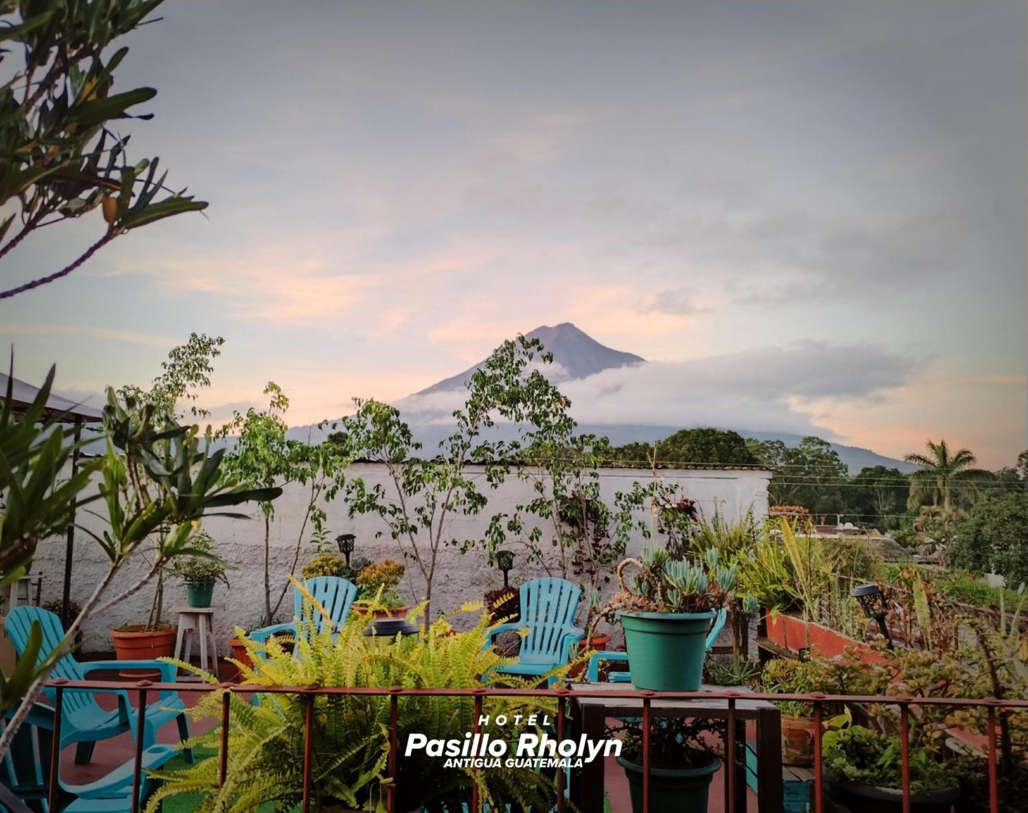 Hotel Rholyn Pura Vida !! 危地马拉安地瓜 外观 照片